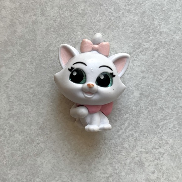 Disney Other - Doorables - Marie from Aristocats - Series 5